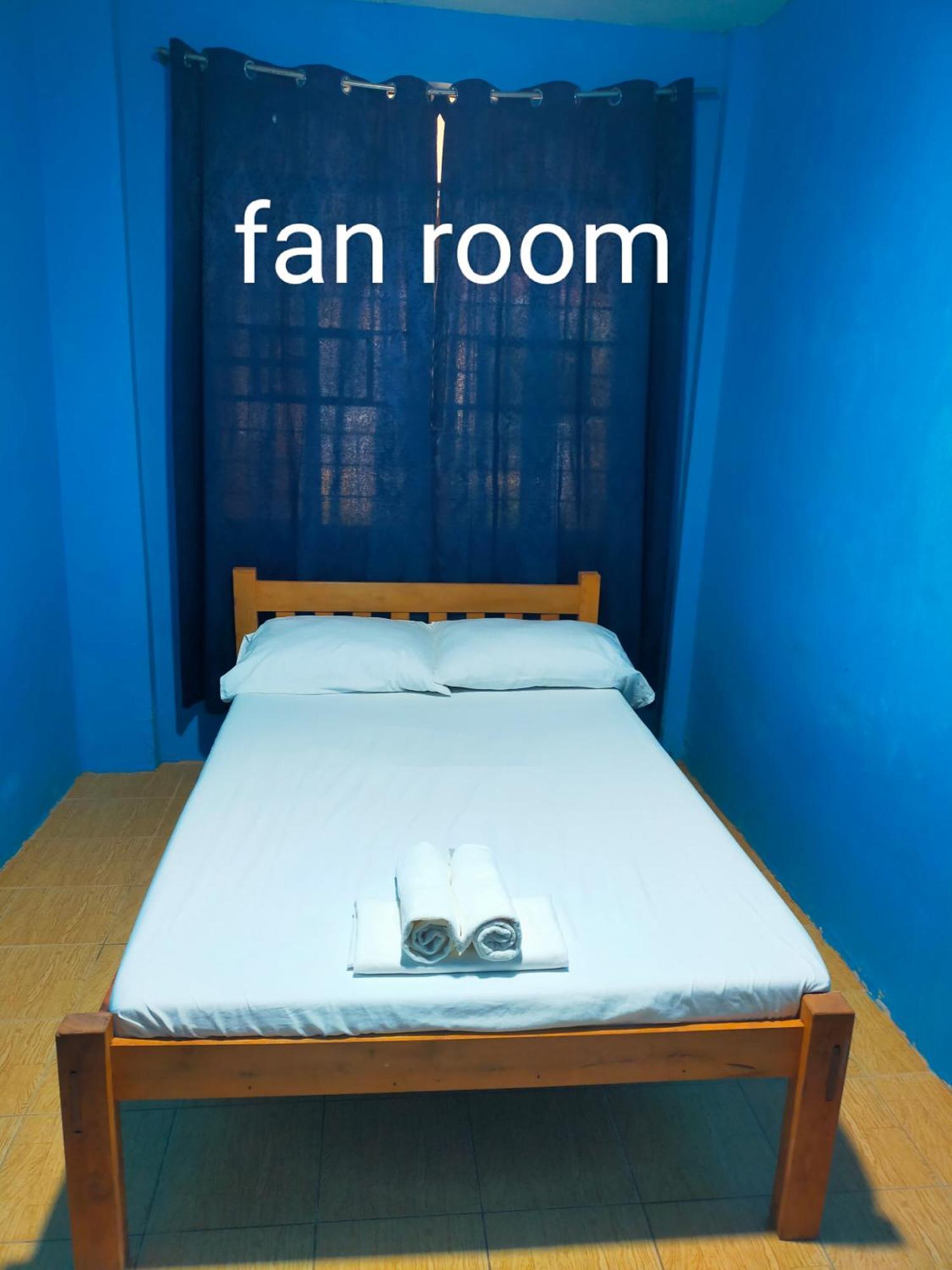 Touristlink Homestay Donsol Habitación foto